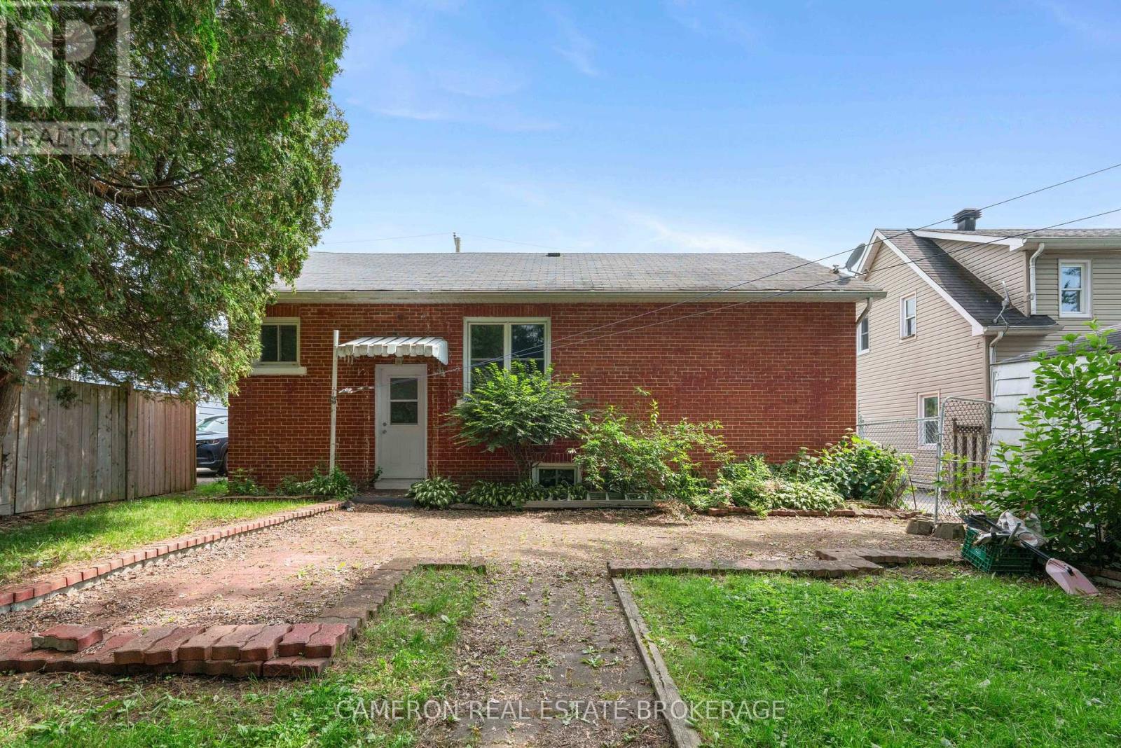 11 DUNBAR AVENUE - 5