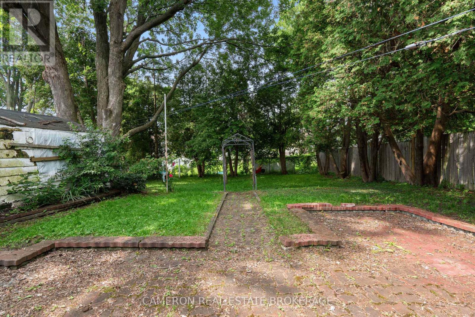 11 DUNBAR AVENUE - 6