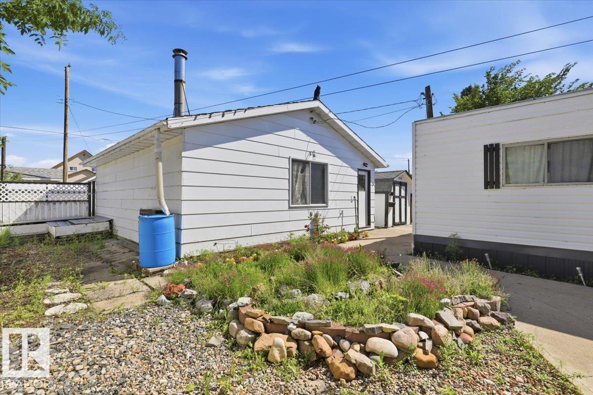 5108 44ave - 20