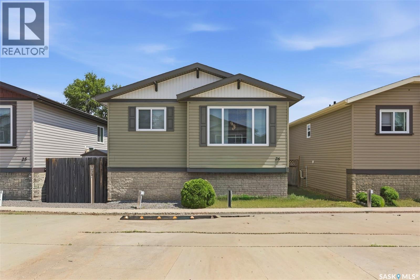 #26 55 Borden CRESCENT - 1