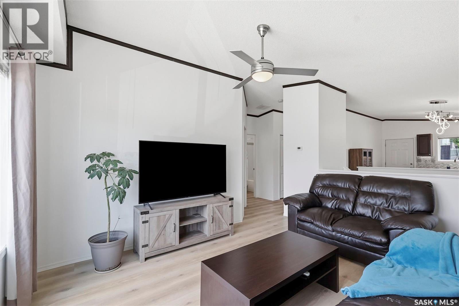 #26 55 Borden CRESCENT - 12