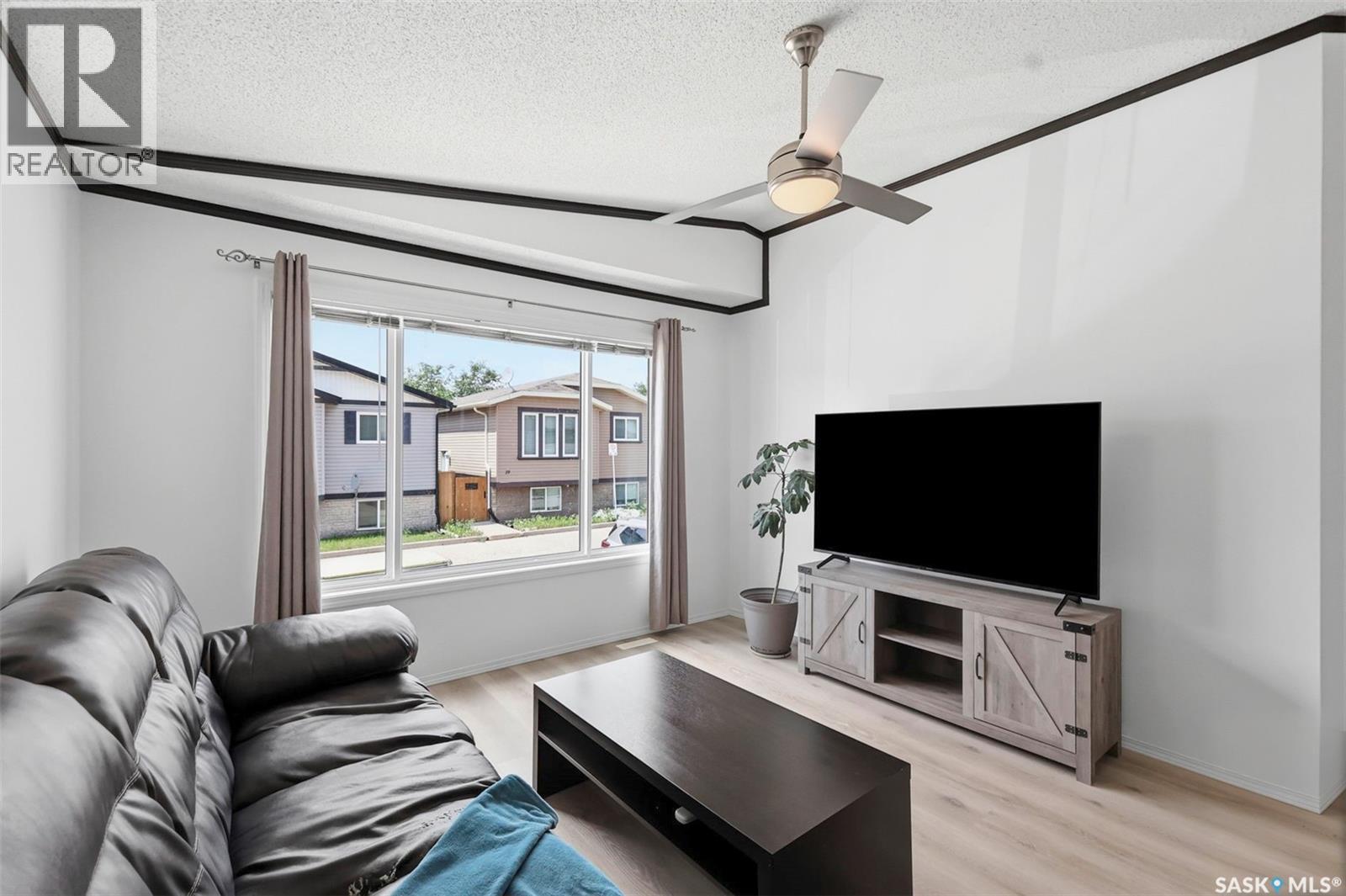 #26 55 Borden CRESCENT - 13