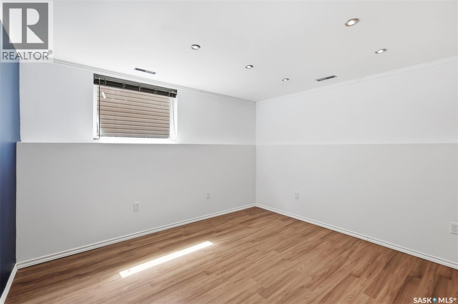 #26 55 Borden CRESCENT - 18