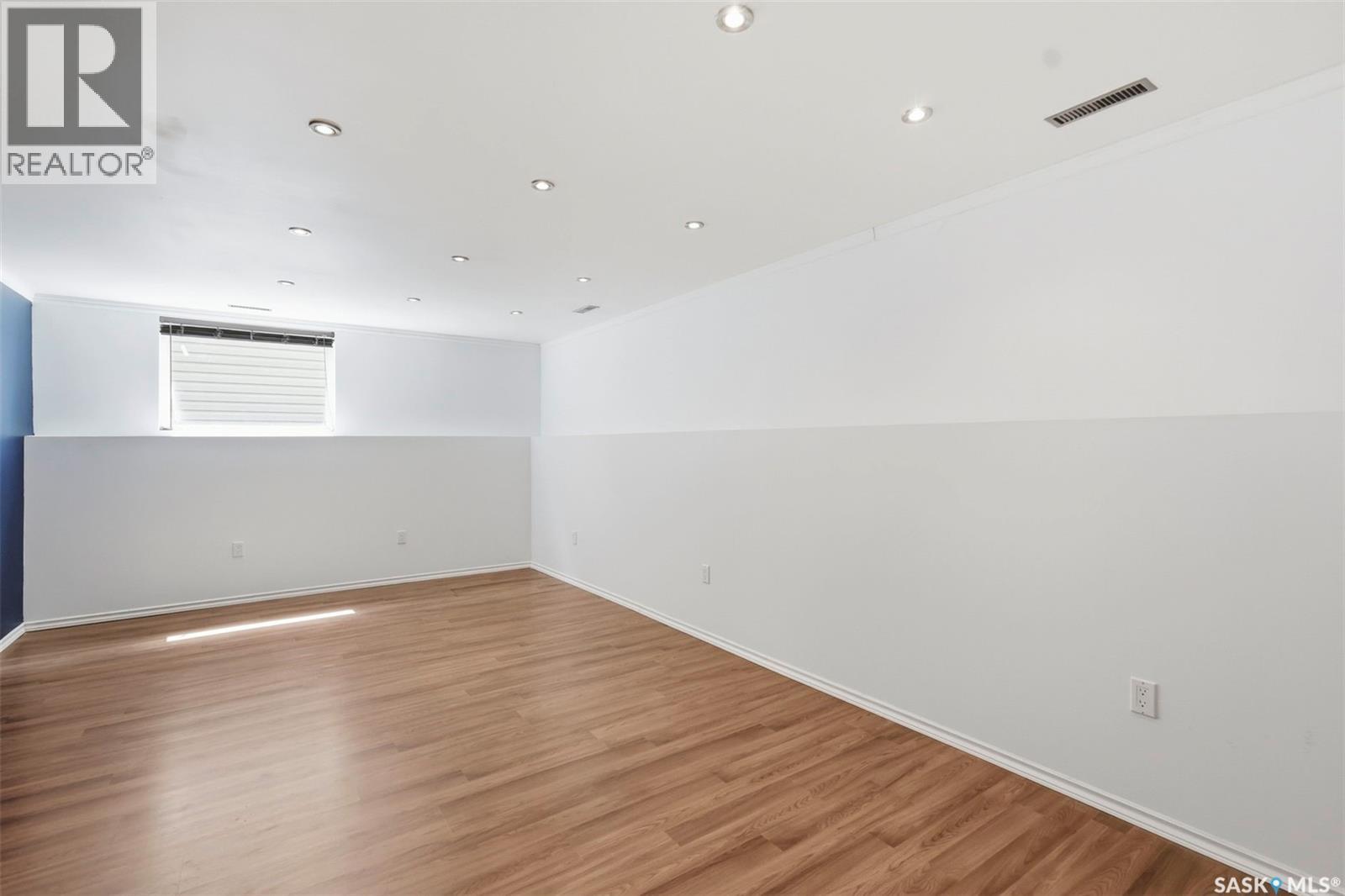 #26 55 Borden CRESCENT - 21