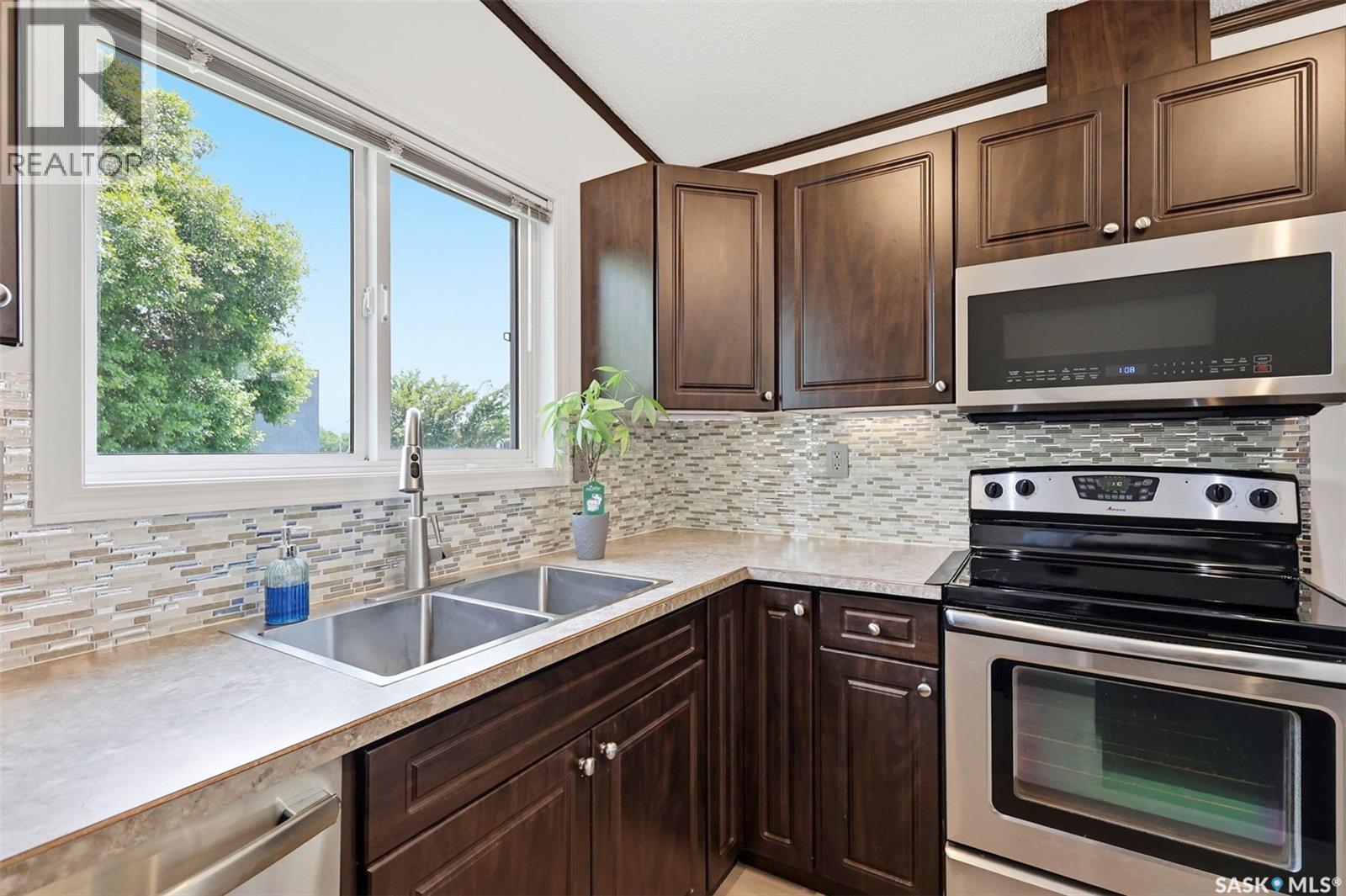 #26 55 Borden CRESCENT - 6