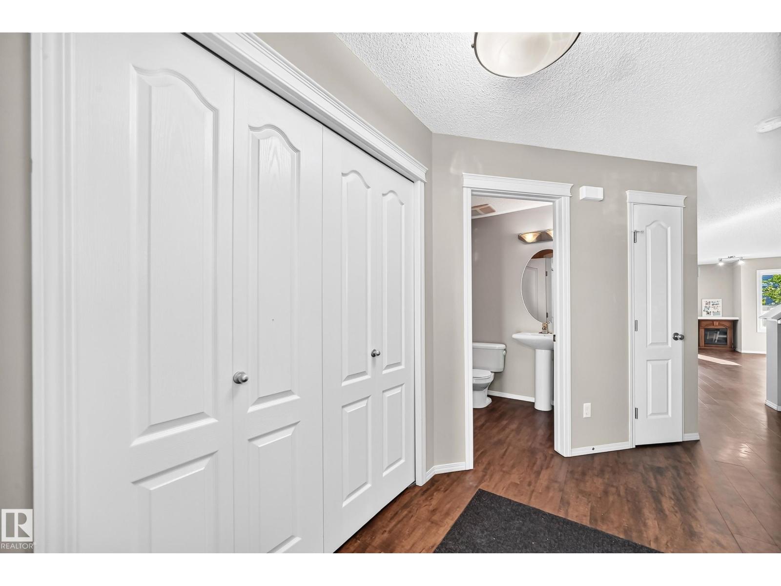 1806 Rutherford Rd SW photo 3 — MLS® E4497414