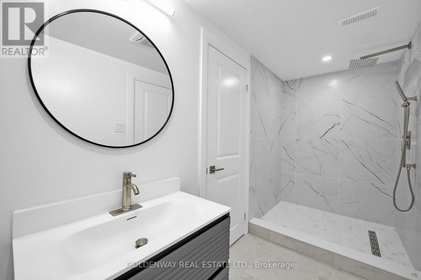 3 SIR LANCELOT DRIVE - 38