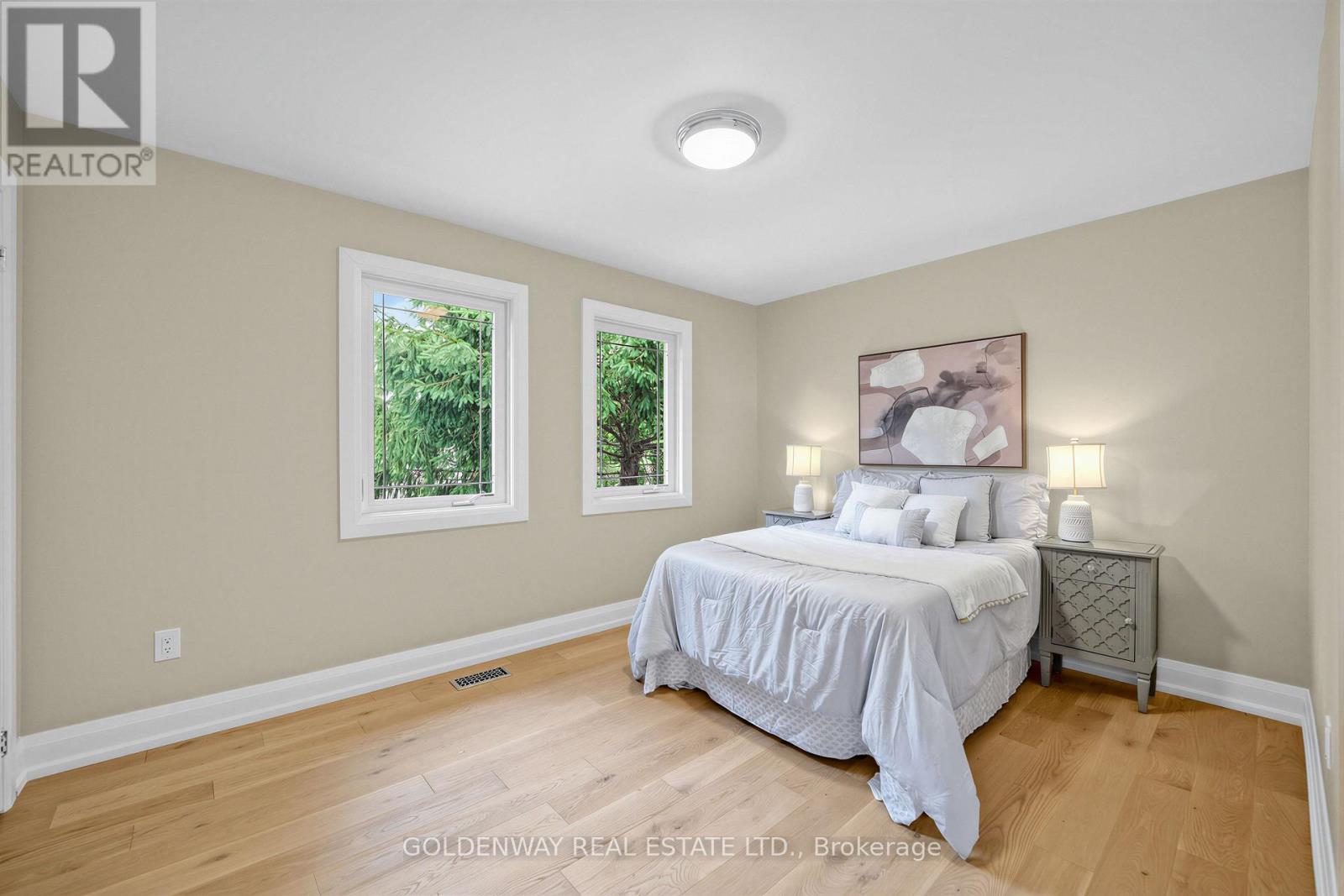 3 SIR LANCELOT DRIVE - 35