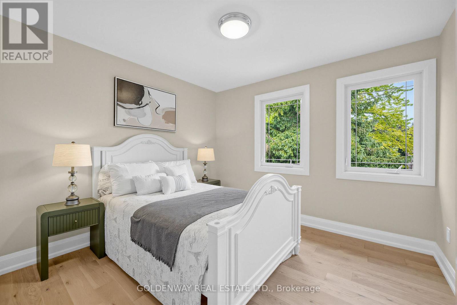 3 SIR LANCELOT DRIVE - 36