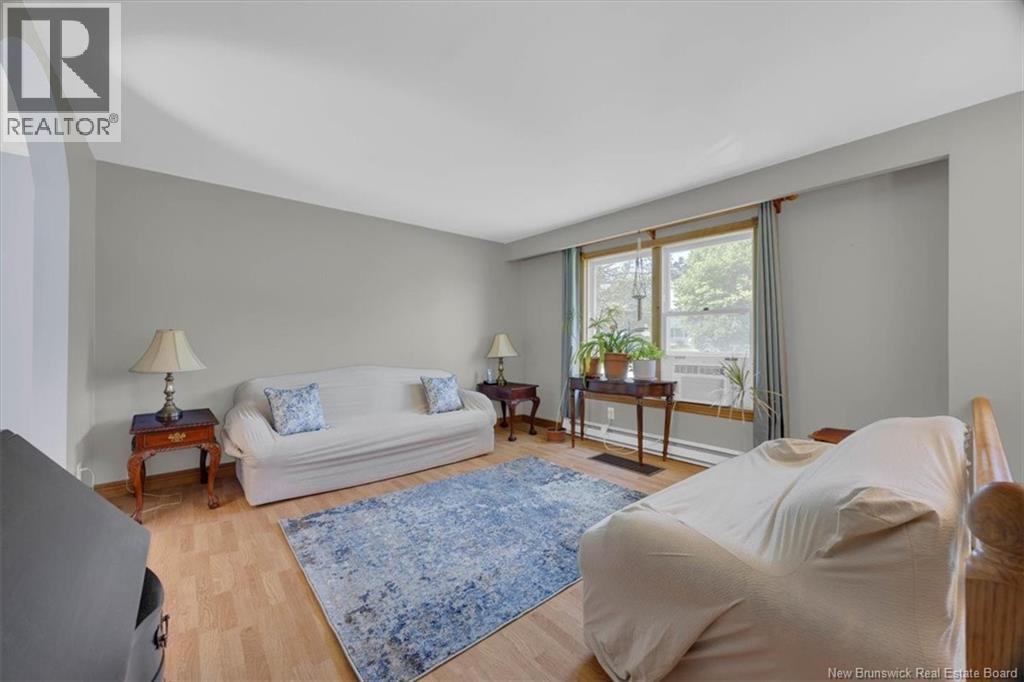 11 Country Crescent - Image 4