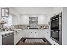 938 Wetherby Lane, Mississauga, ON L4W4S7 Photo 15