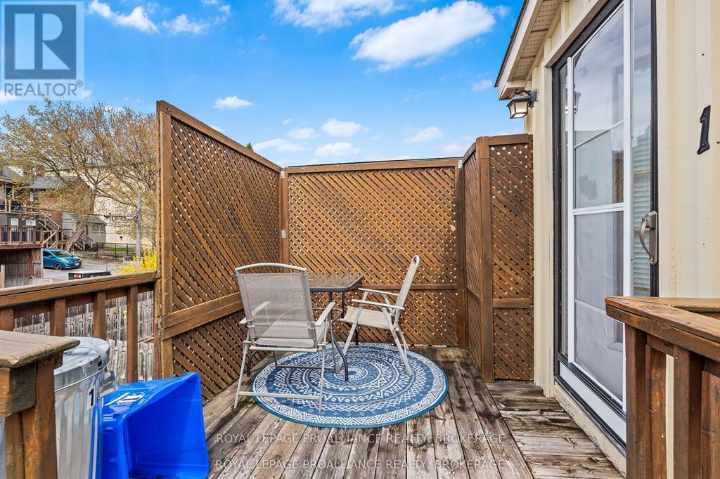 270 WELLINGTON STREET - 10