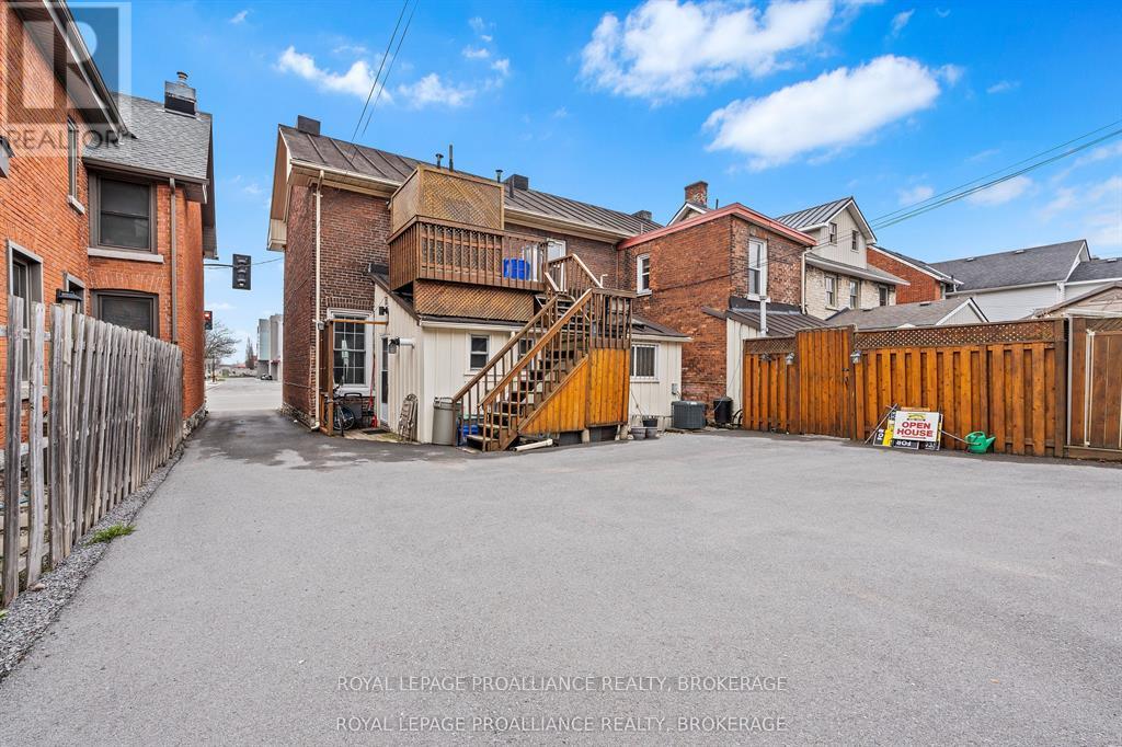 270 WELLINGTON STREET - 3