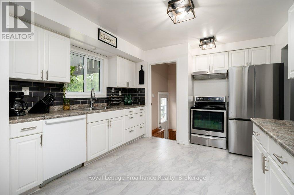 92 WALLBRIDGE CRESCENT - 14