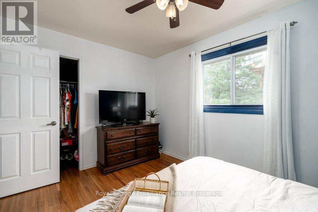 92 WALLBRIDGE CRESCENT - 21