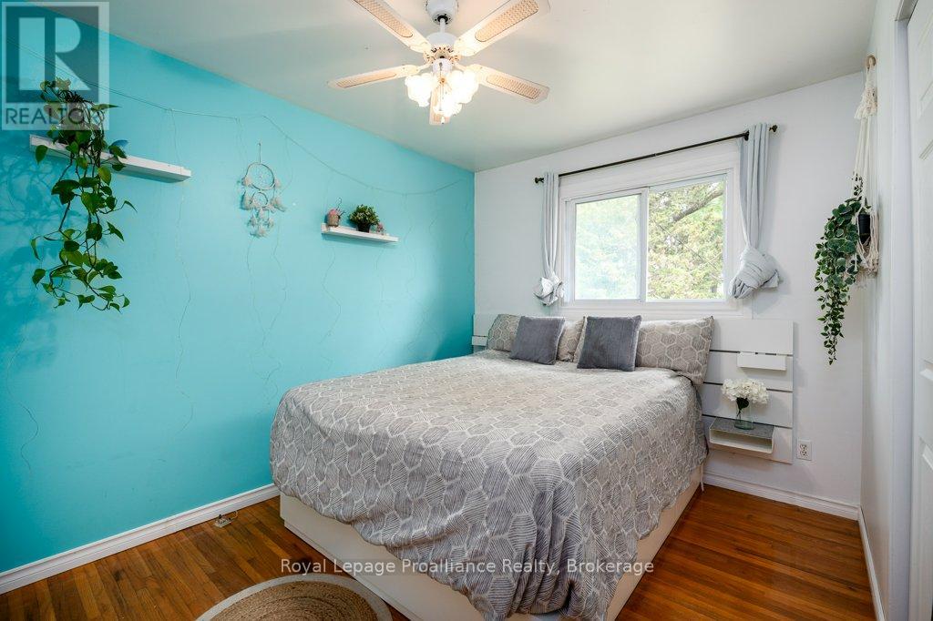 92 WALLBRIDGE CRESCENT - 22