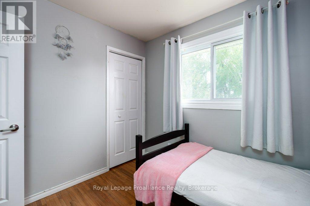 92 WALLBRIDGE CRESCENT - 26