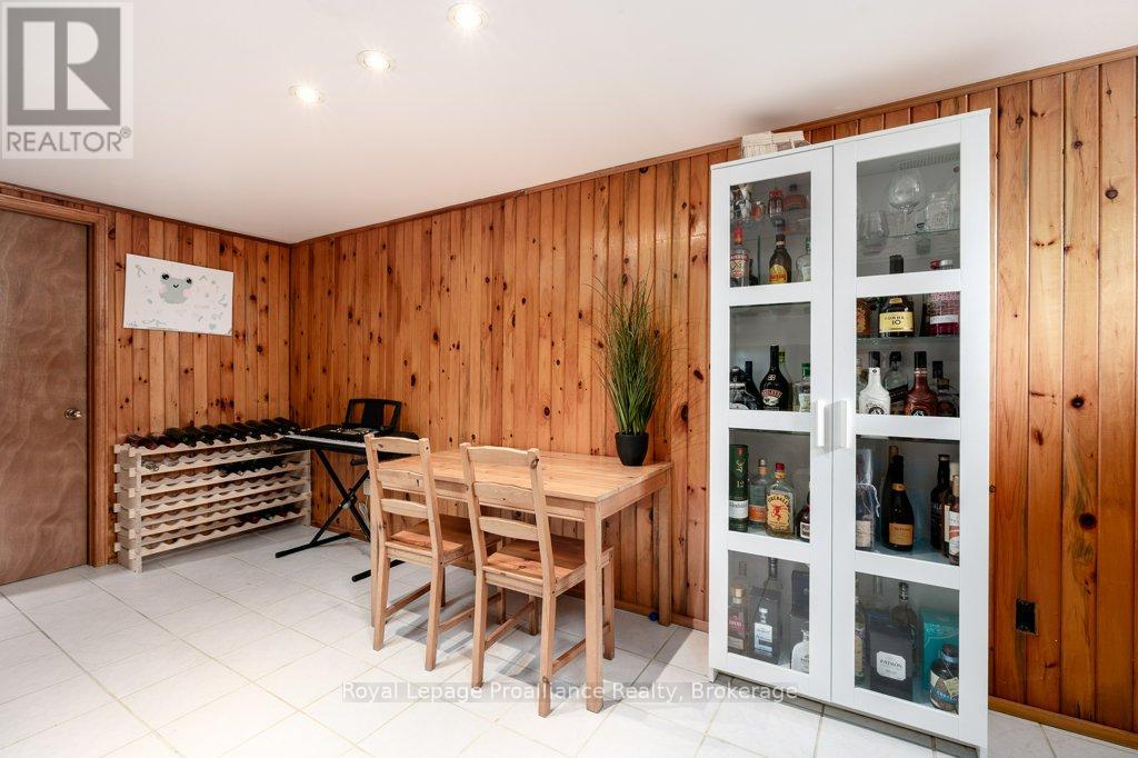 92 WALLBRIDGE CRESCENT - 30