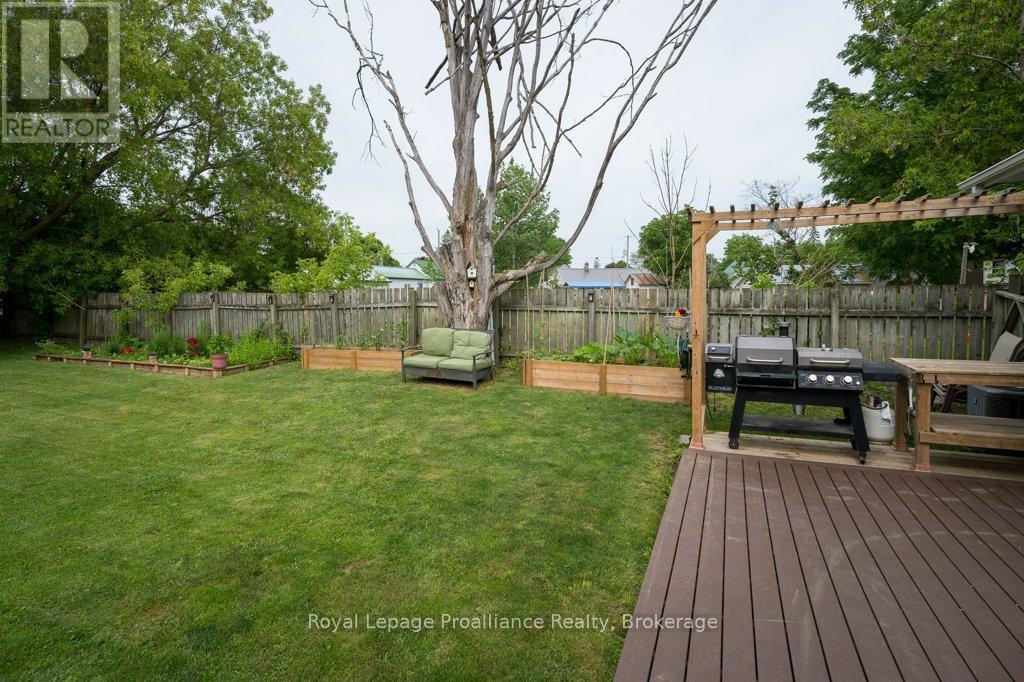 92 WALLBRIDGE CRESCENT - 38