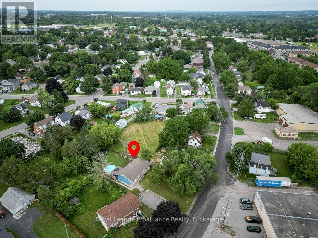 92 WALLBRIDGE CRESCENT - 45