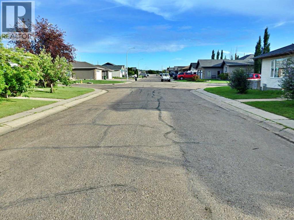6402 53 Avenue - photo 2