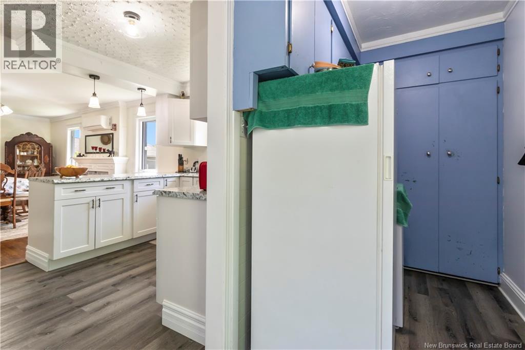6 Dundas - Image 3