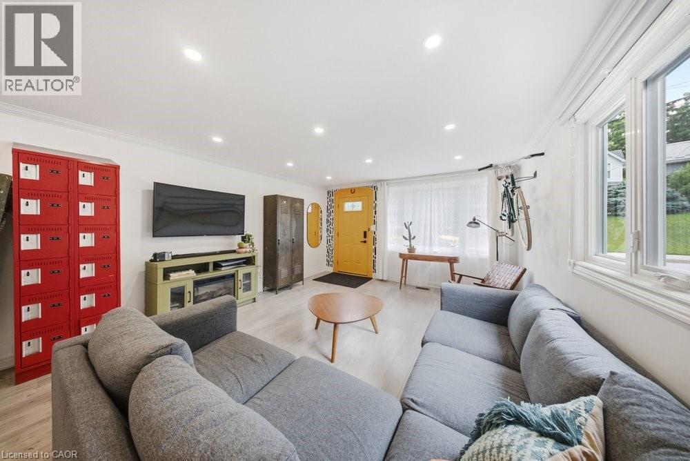 36 OAK Street - Image 6