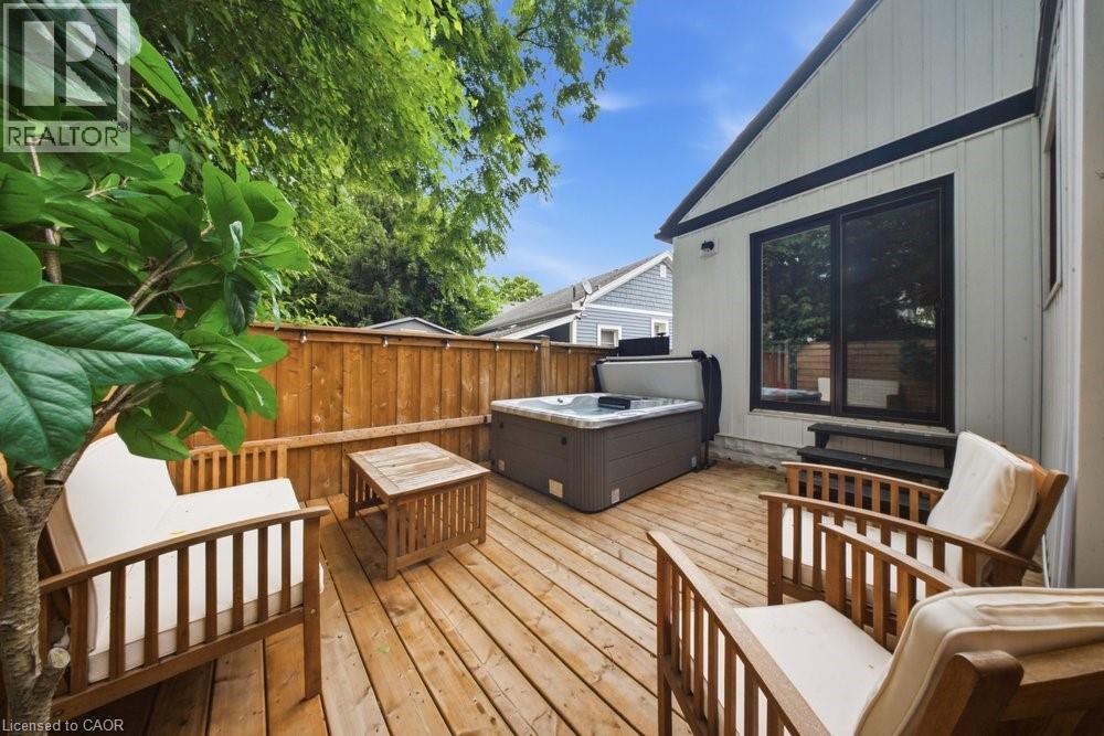 36 OAK Street - Image 31