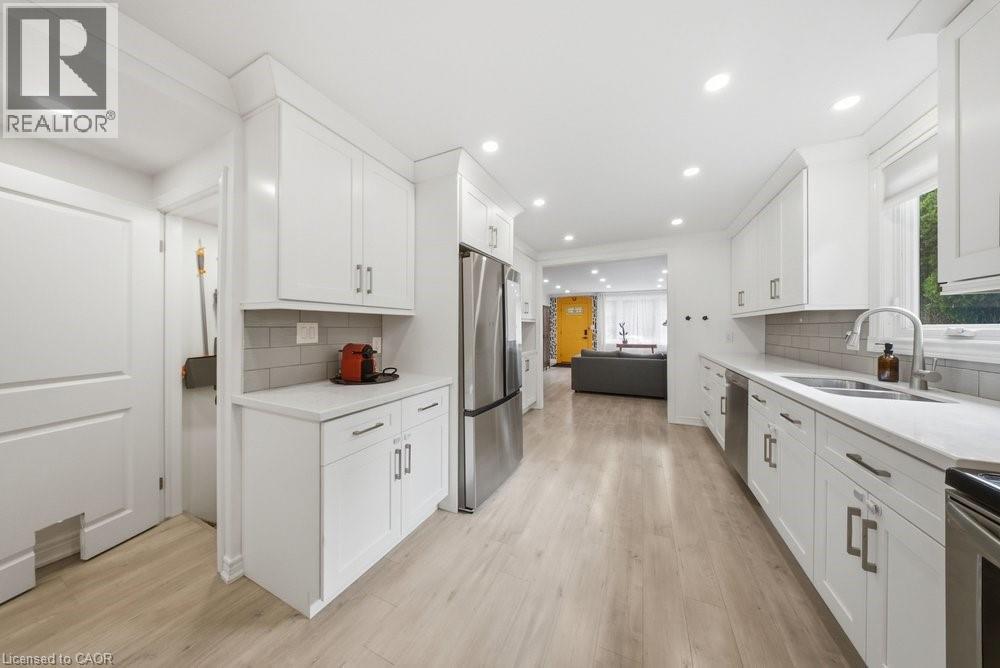 36 OAK Street - Image 9