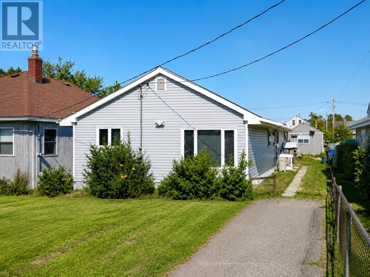 123 Burns ST - 2