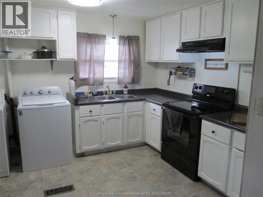 30 REGENCY DRIVE - 11
