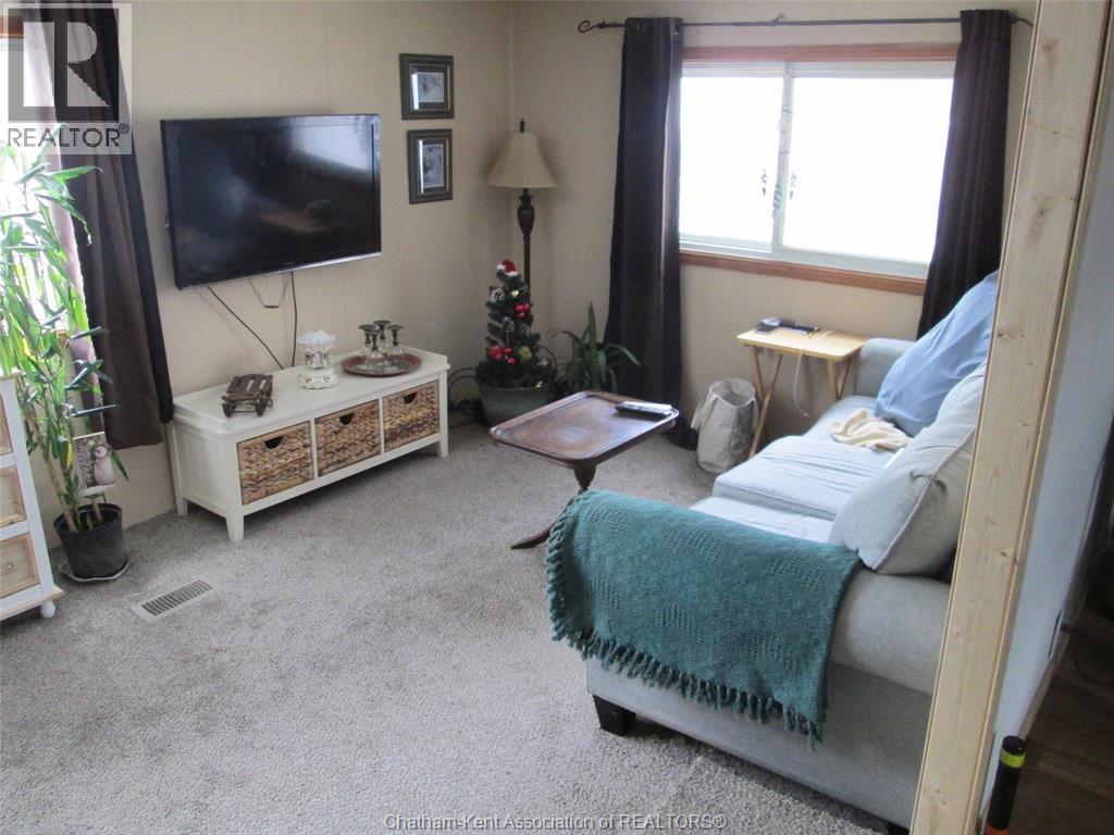 30 REGENCY DRIVE - 23