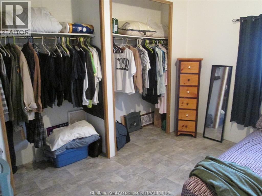 30 REGENCY DRIVE - 26