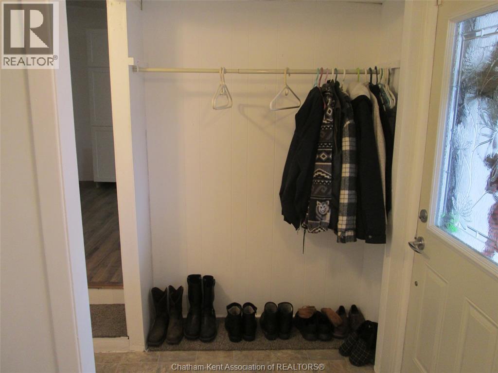 30 REGENCY DRIVE - 6