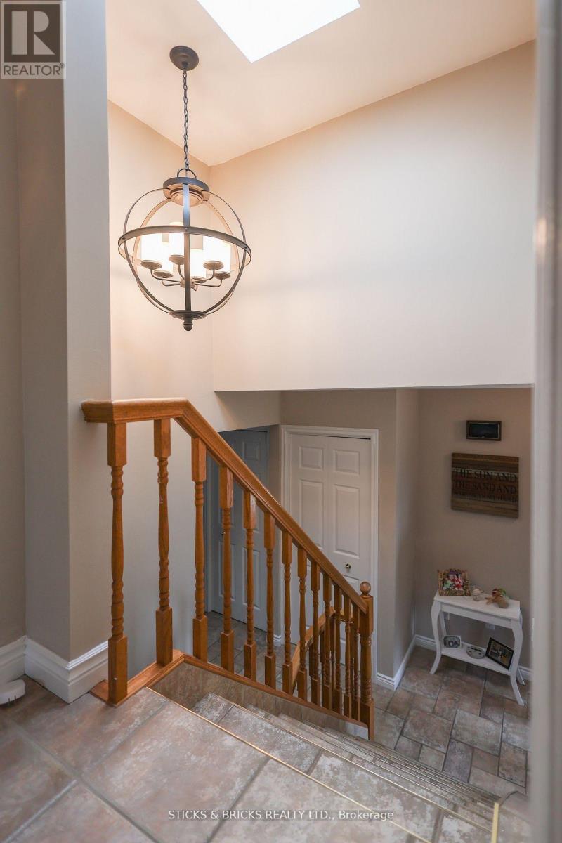 8238 LEXINGTON COURT - 10