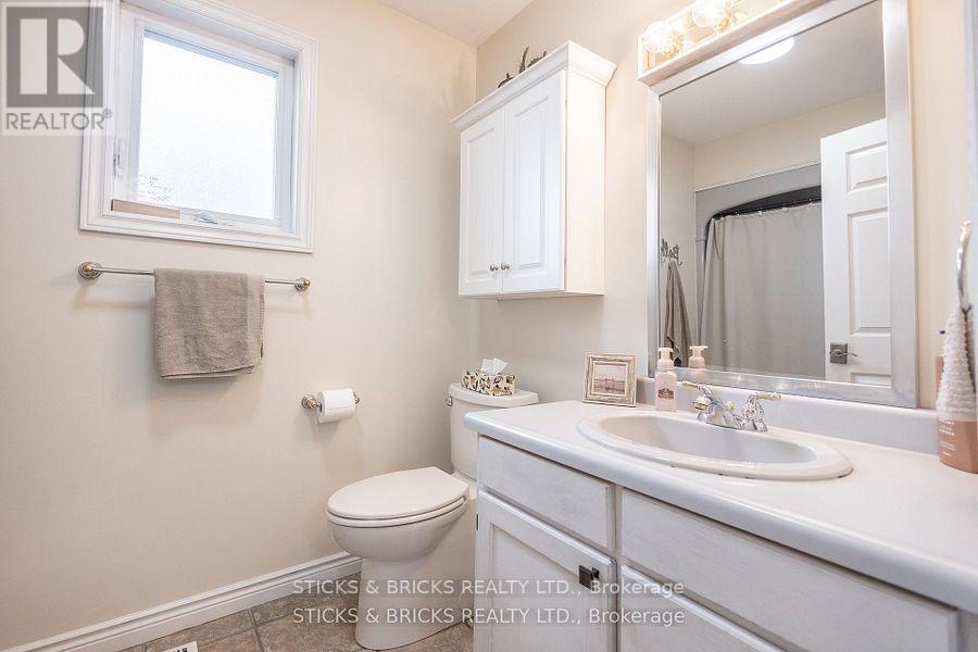 8238 LEXINGTON COURT - 15