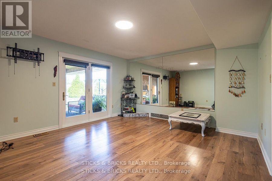 8238 LEXINGTON COURT - 18