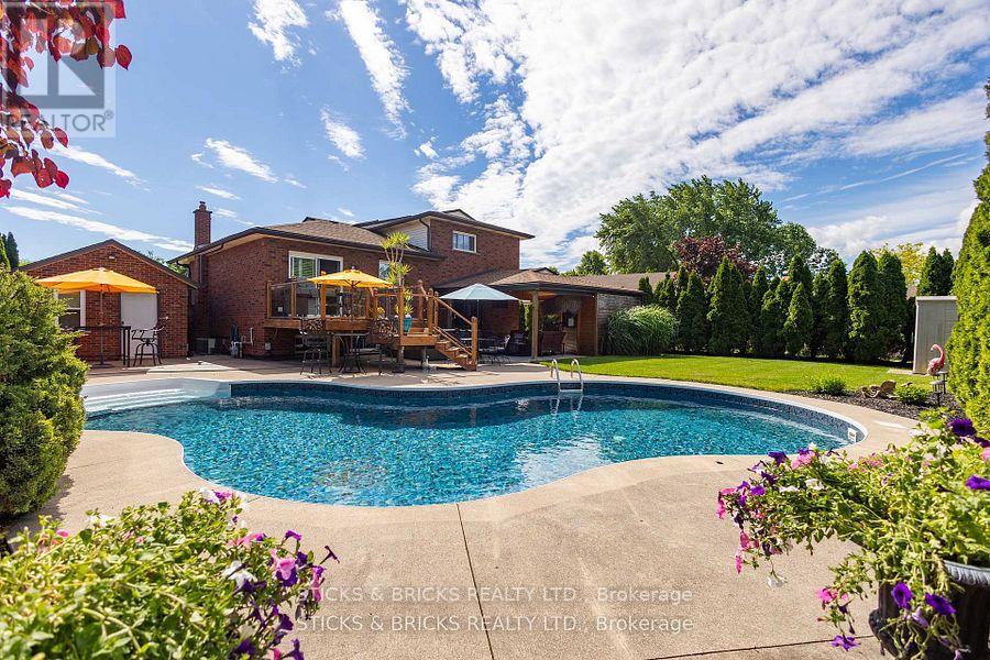 8238 LEXINGTON COURT - 2