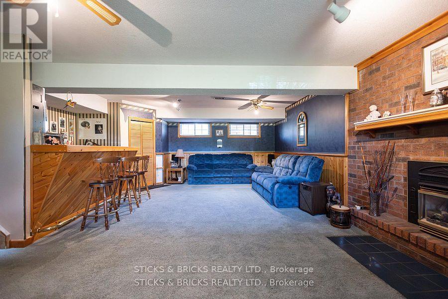8238 LEXINGTON COURT - 20