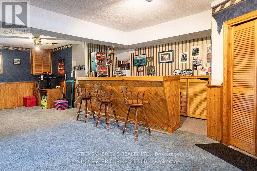 8238 LEXINGTON COURT - 23