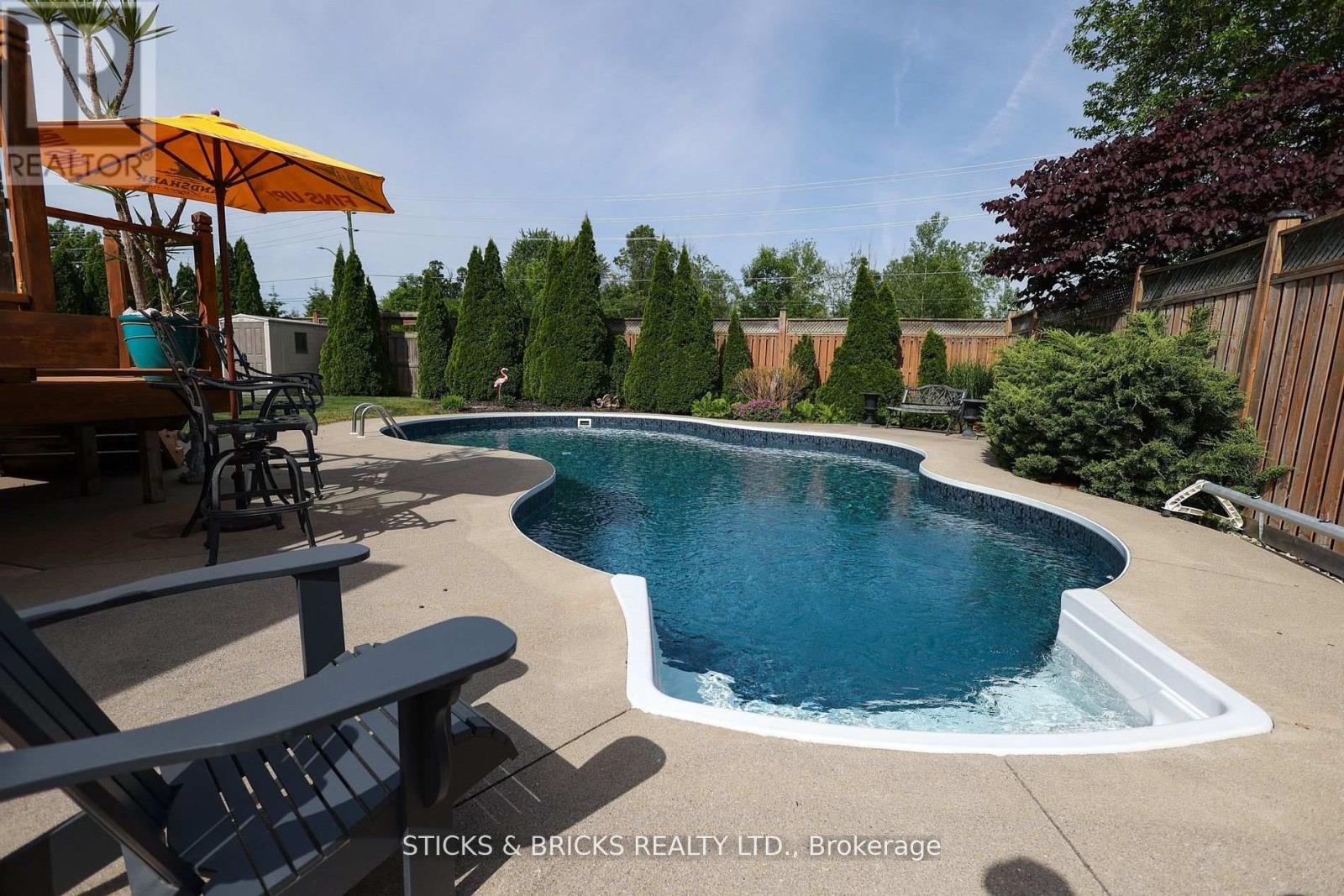 8238 LEXINGTON COURT - 28