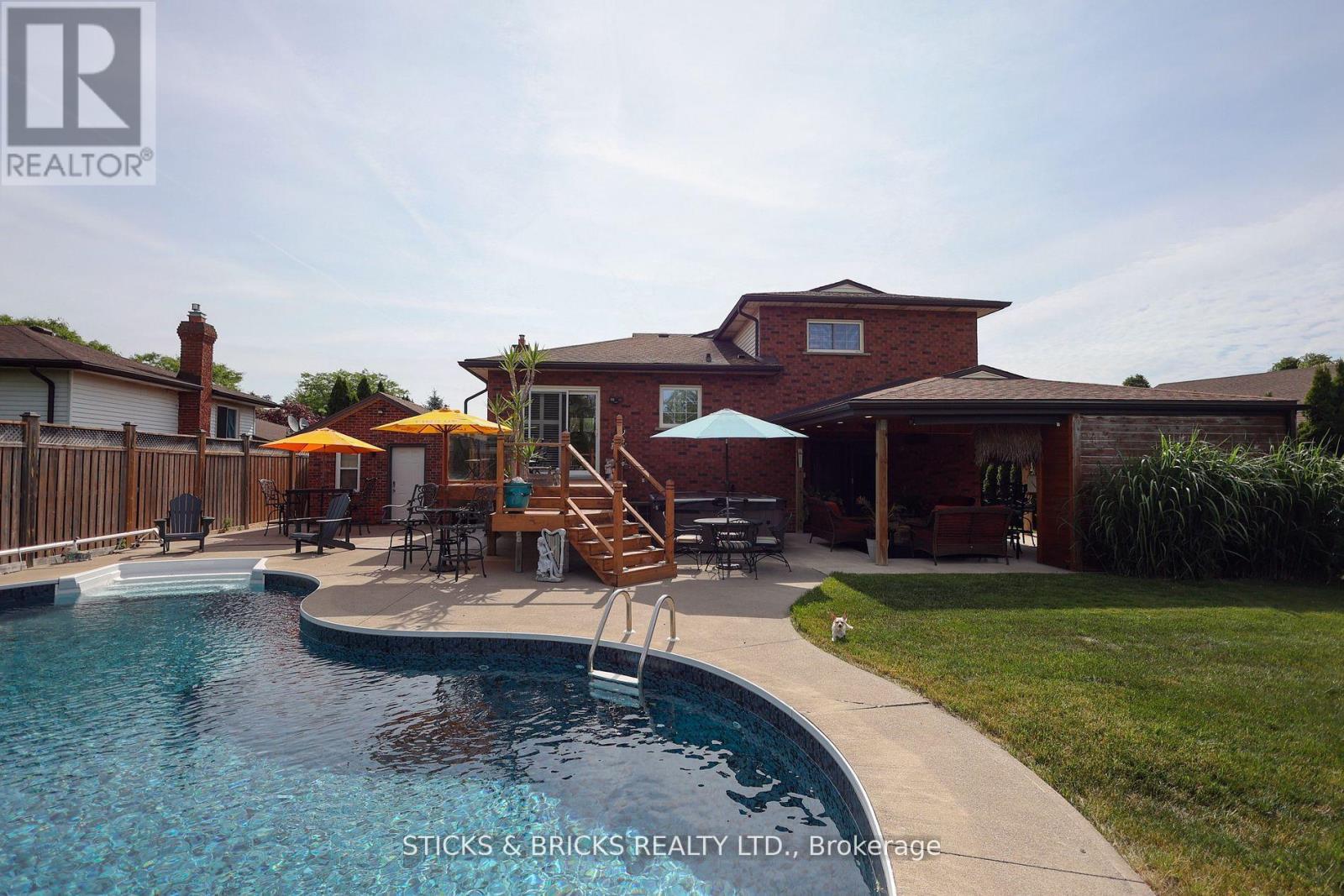 8238 LEXINGTON COURT - 30