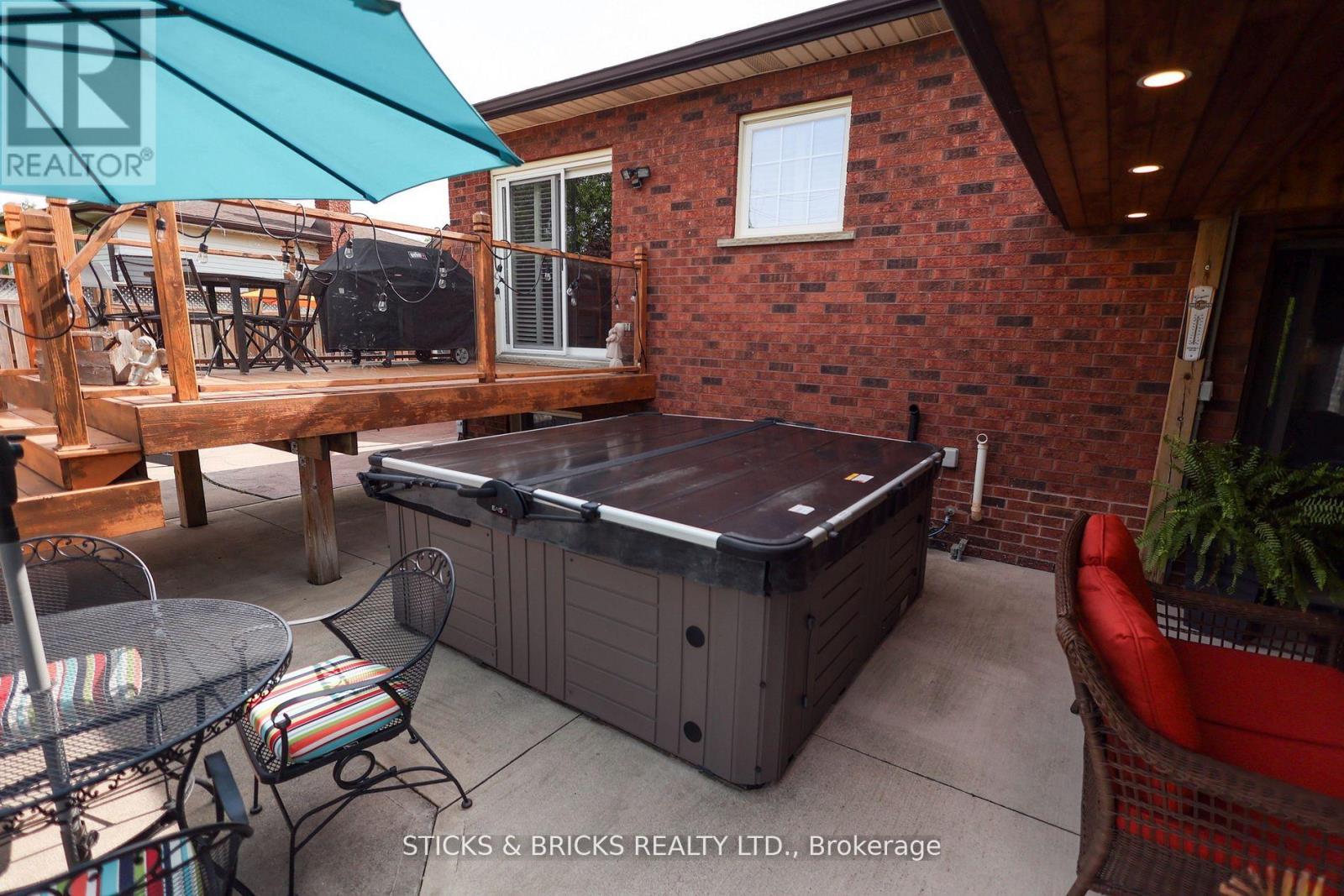 8238 LEXINGTON COURT - 31