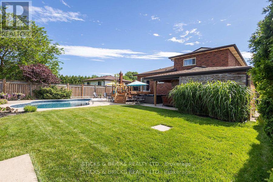 8238 LEXINGTON COURT - 32