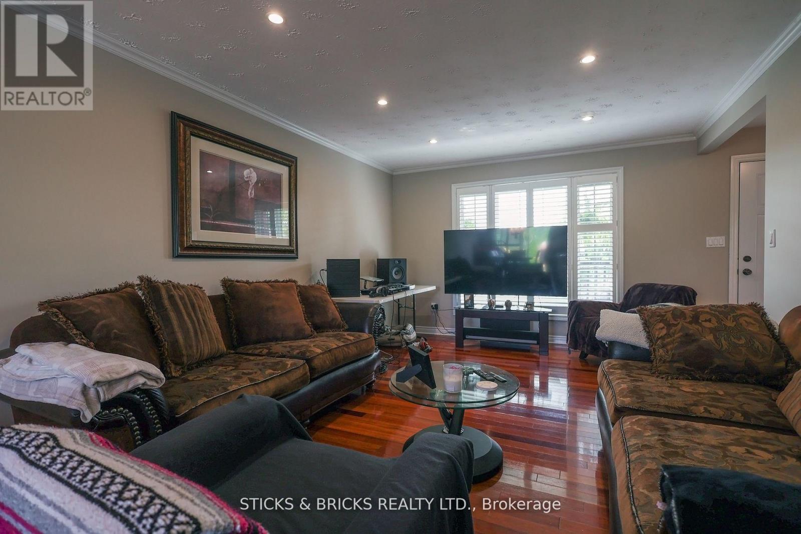 8238 LEXINGTON COURT - 4