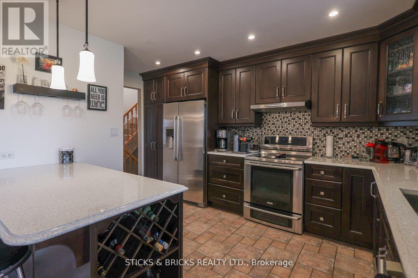 8238 LEXINGTON COURT - 7