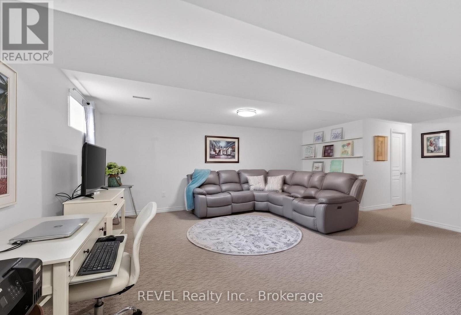 30 DRUMMOND CRESCENT - 26