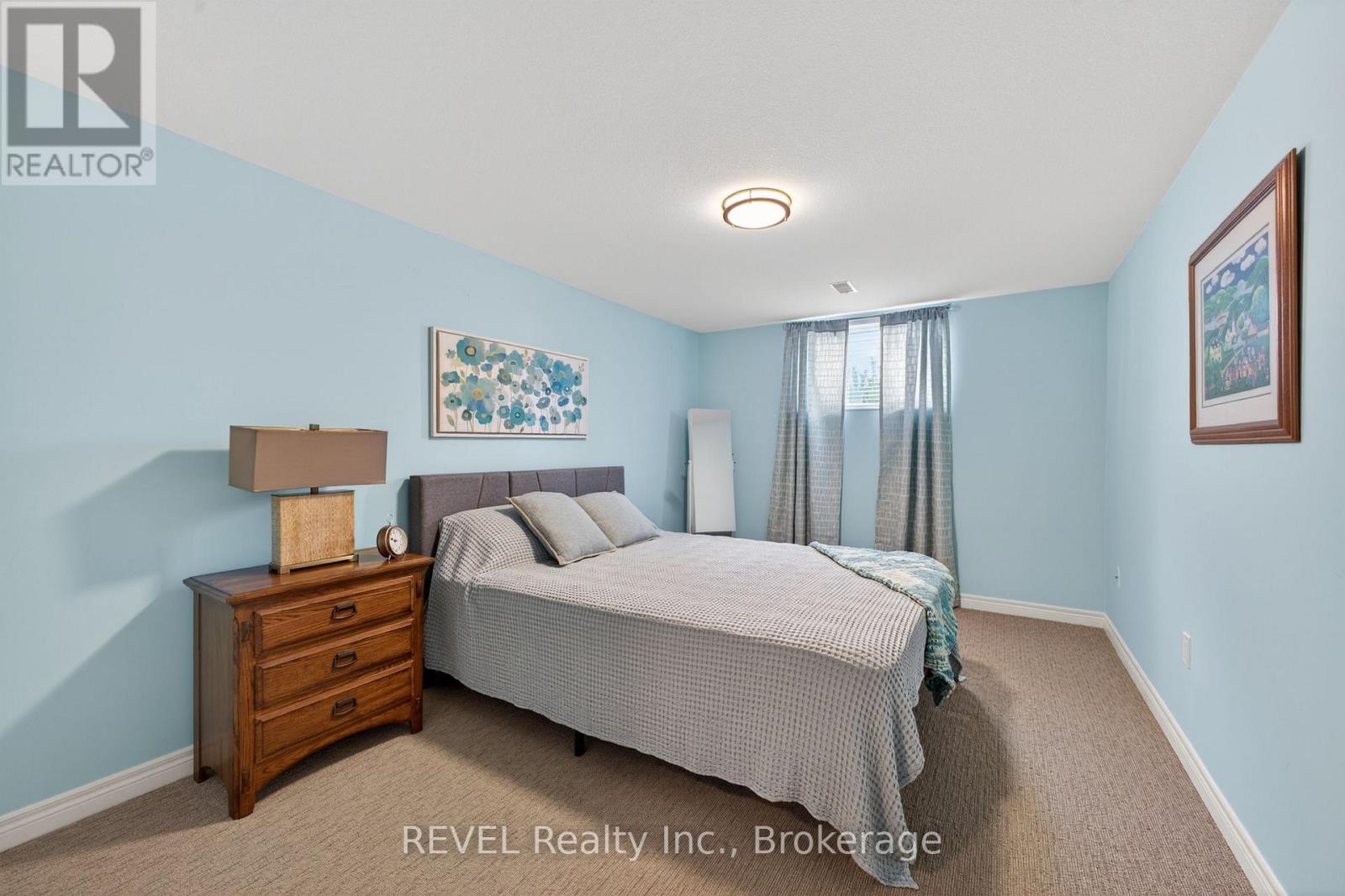 30 DRUMMOND CRESCENT - 28