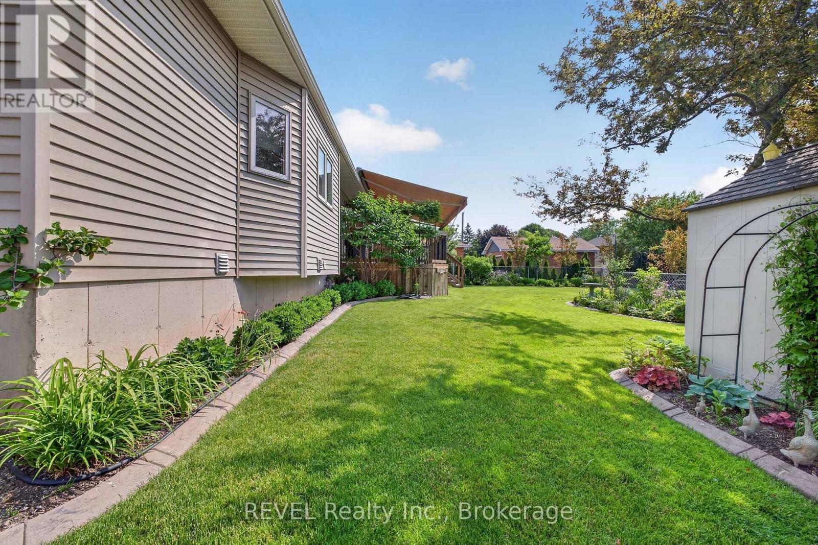 30 DRUMMOND CRESCENT - 37