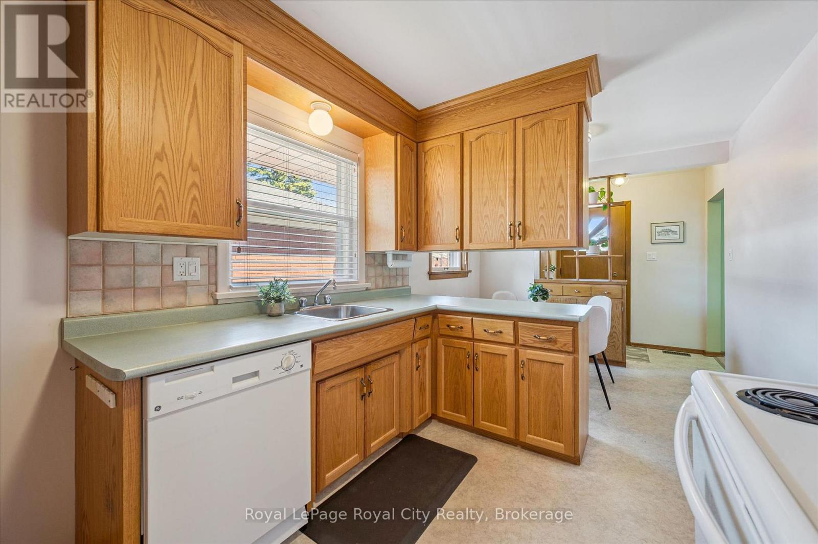 10 PAUL AVENUE - 12